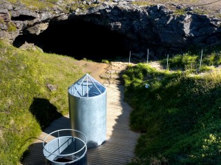 Entrance to Vatnshellir