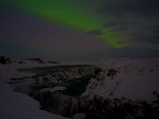 Gullfoss – Golden Aurora